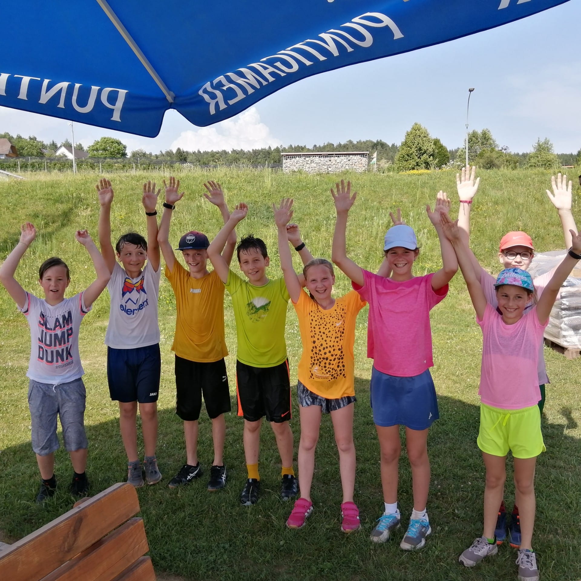 281251653_674727830510979_845419784613586532_n Kinder jubeln